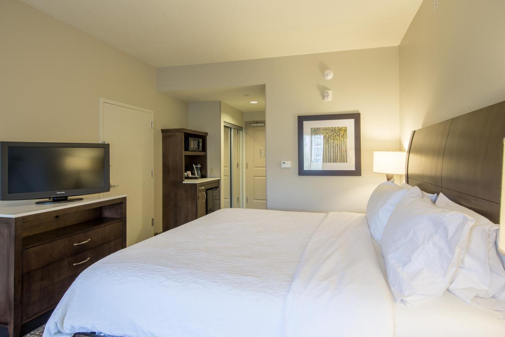 Hilton Garden Inn Raleigh Cary Exterior foto