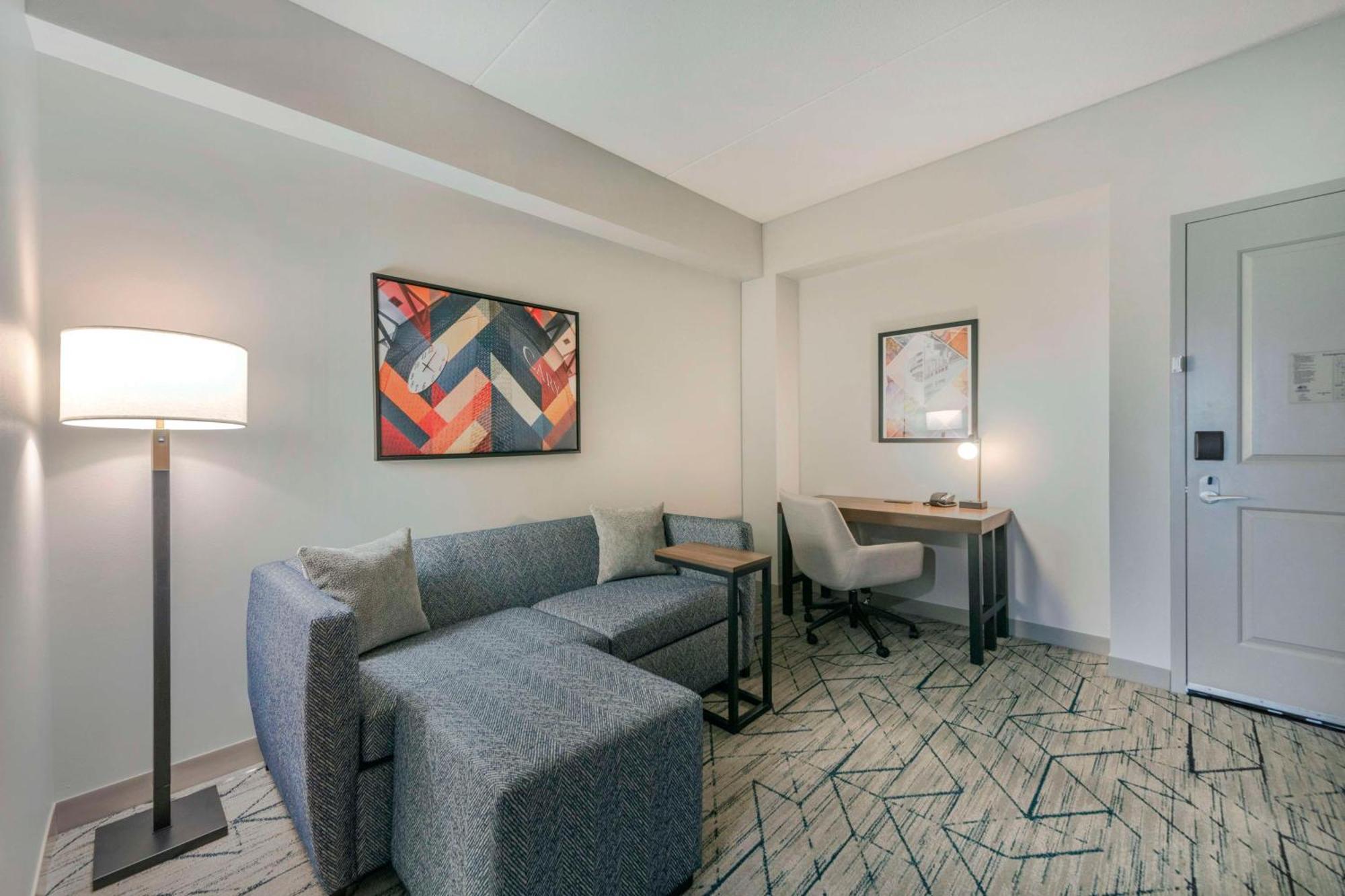Hilton Garden Inn Raleigh Cary Exterior foto