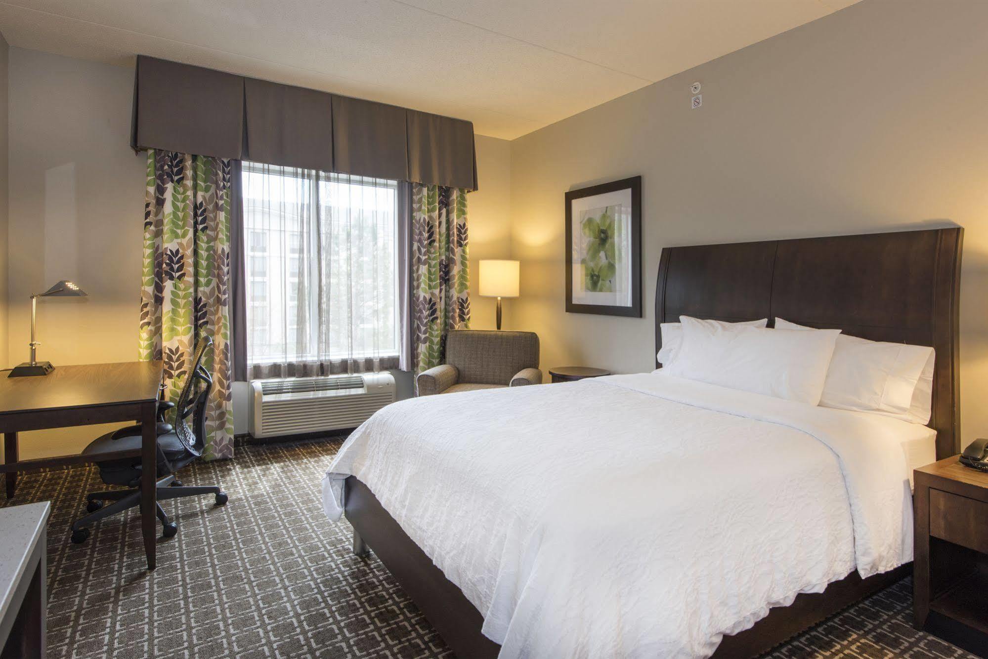 Hilton Garden Inn Raleigh Cary Exterior foto