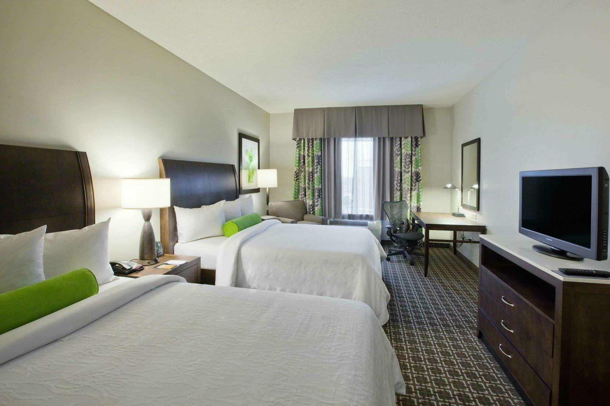 Hilton Garden Inn Raleigh Cary Exterior foto